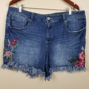 Terra & Sky | Embroidered jean shorts